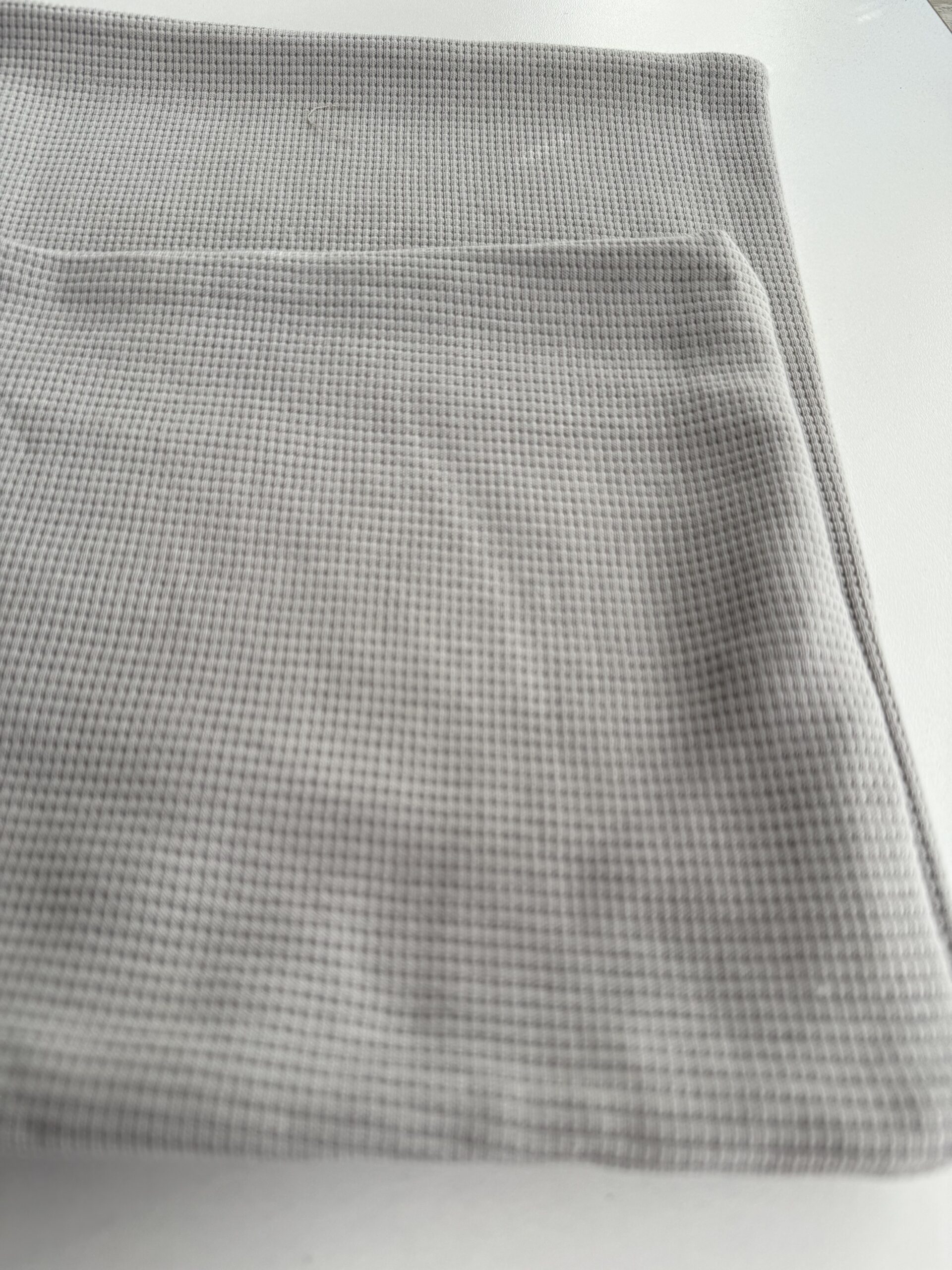 Vaflový nákrčník SVĚTLE ŠEDÝ